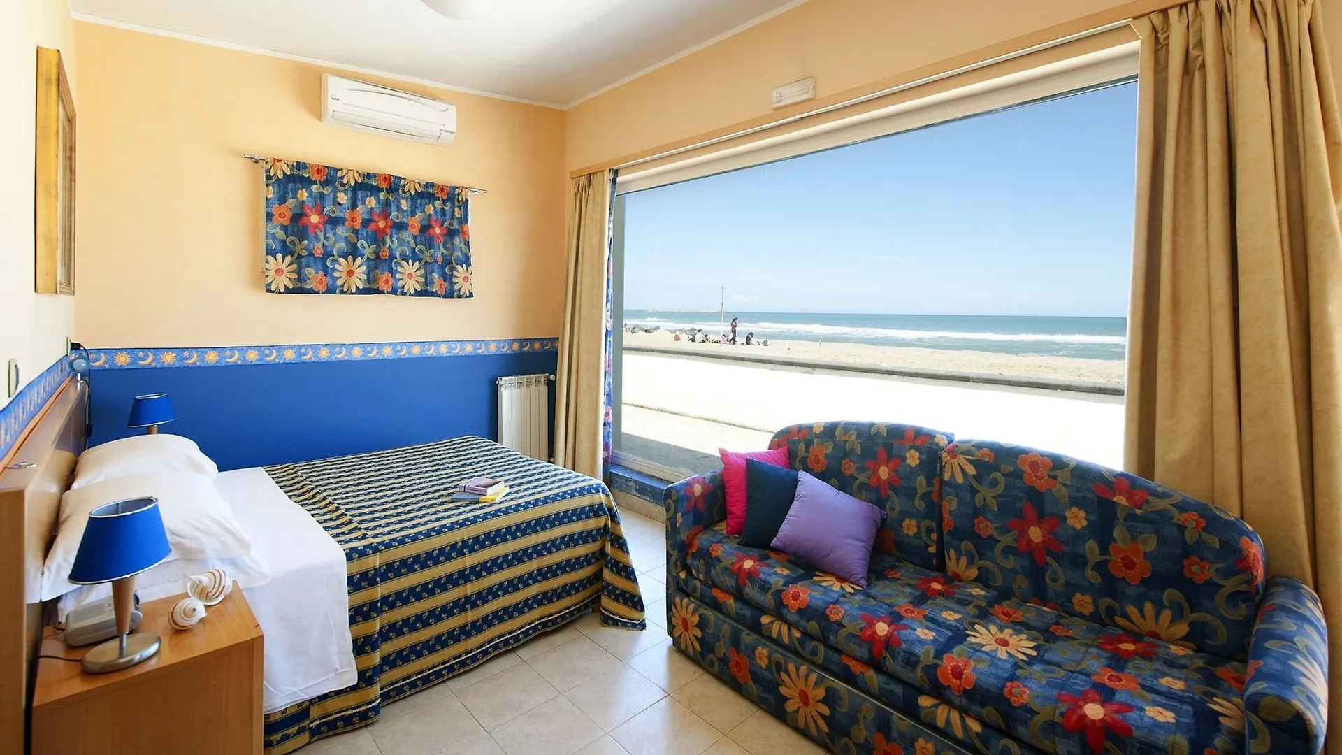 Parco vacanze Villaggio Albergo Internazionale La Plaja Aeroporto di Catania Fontana Rossa
